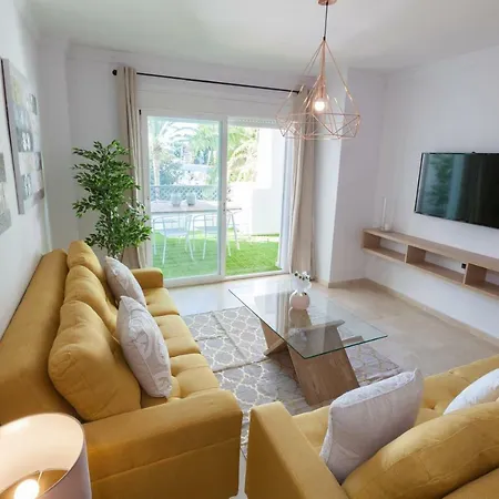 Apartment Vacation Marbella: Contemporary With Pool & Marina Proximity