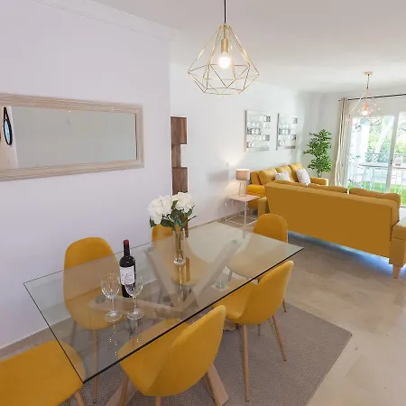 Vacation I Contemporary Apartment, Swimming-pool, 24-7 Security, A Minute From The Marina, The Sea And Luxury Shopping * 马尔韦利亚