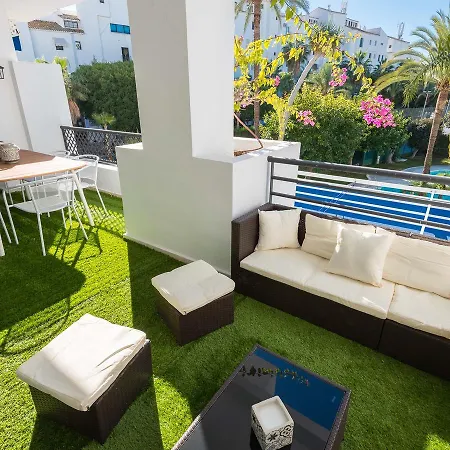 Vacation I Contemporary Apartment, Swimming-pool, 24-7 Security, A Minute From The Marina, The Sea And Luxury Shopping *