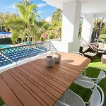 Apartment Vacation Marbella: Contemporary With Pool & Marina Proximity *