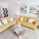 Apartment Vacation Marbella: Contemporary With Pool & Marina Proximity *