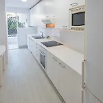 Vacation I Contemporary Apartment, Swimming-pool, 24-7 Security, A Minute From The Marina, The Sea And Luxury Shopping * Marbella