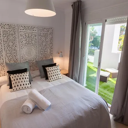 Vacation I Contemporary Apartment, Swimming-pool, 24-7 Security, A Minute From The Marina, The Sea And Luxury Shopping شقة ماربيا