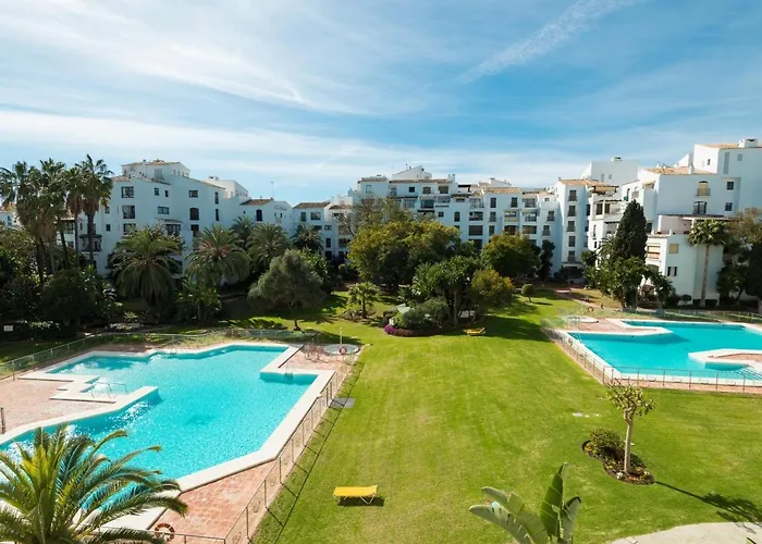 Vacation I Contemporary Apartment, Swimming-pool, 24-7 Security, A Minute From The Marina, The Sea And Luxury Shopping Apartament *